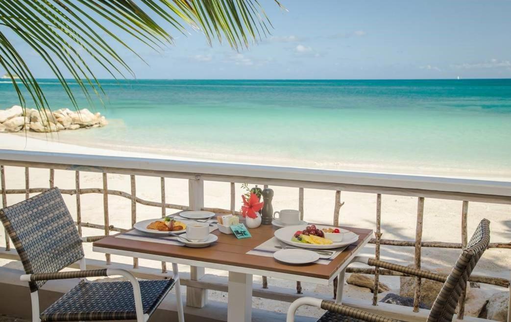 Siboney Beach Club St. John's Екстер'єр фото